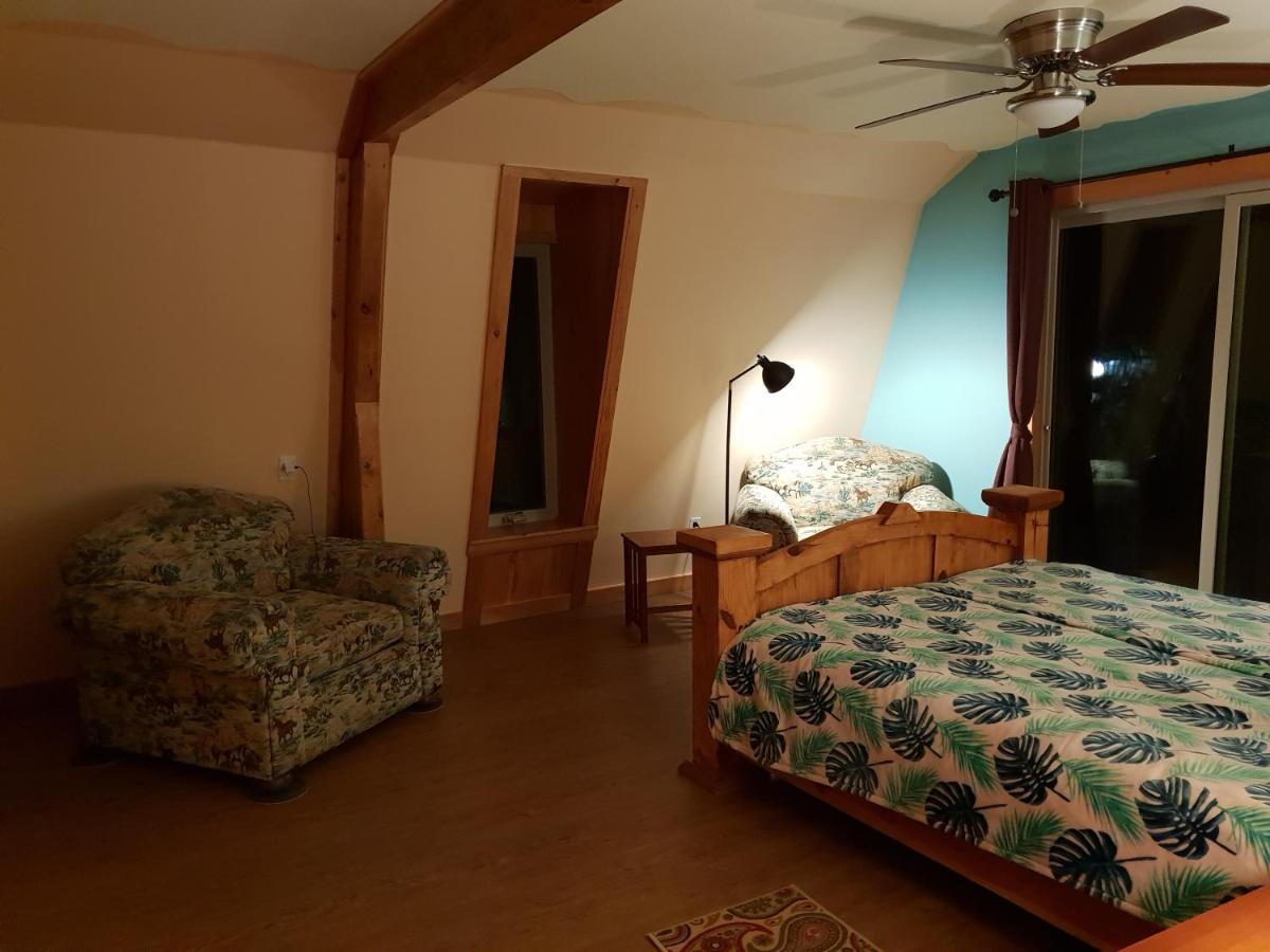 ラマー  Mountain Harmony Retreat Bed & Breakfast エクステリア 写真