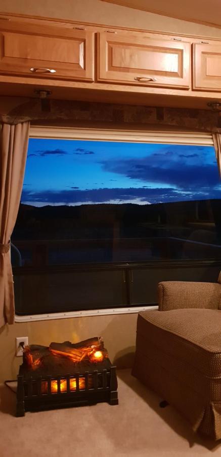 ラマー  Mountain Harmony Retreat Bed & Breakfast エクステリア 写真